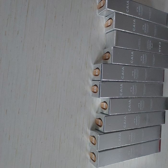 10 x korektor Caia It's Iconic 2N