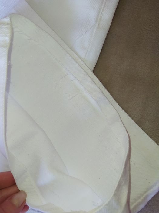 Белые женские джинсы