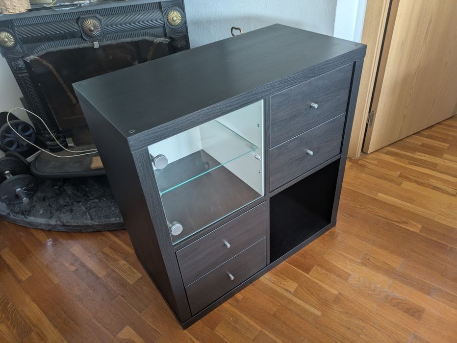 Estante Kallax com acessórios