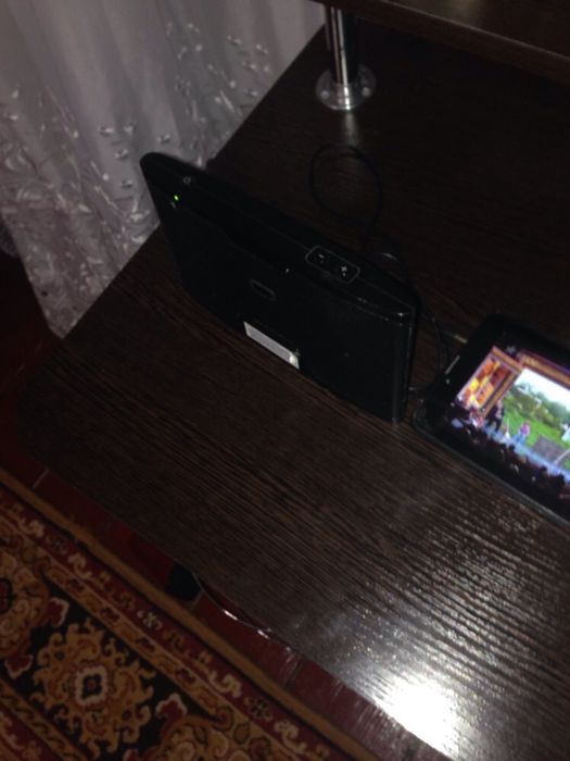 Продам докстанцию музыкальную колонку iWantit