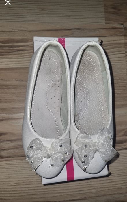 Białe baleriny r.32