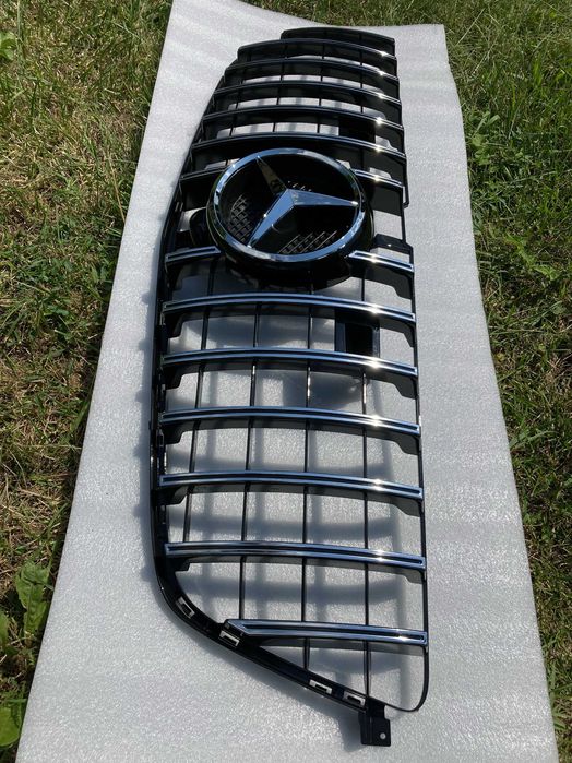 Решетка радиатора mercedes GL X166 2012-2015год.GT Chrome Black