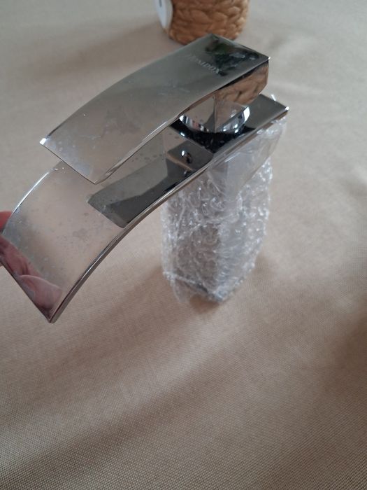 Bateria umywalkowa wodospad