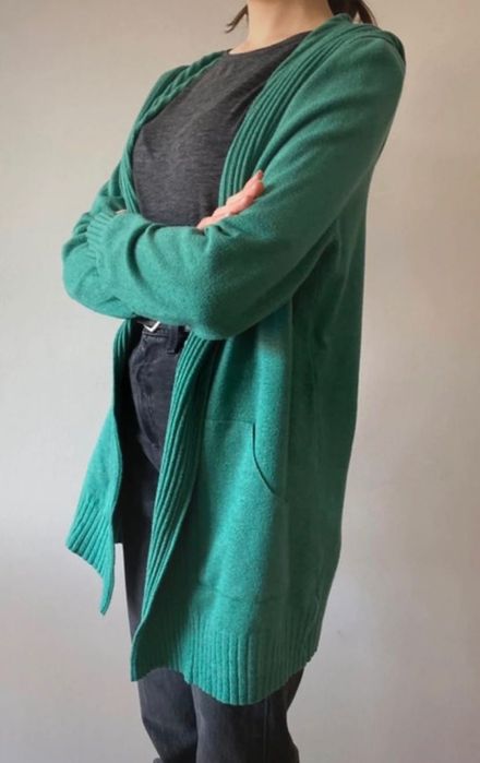 Zielony kardigan sweter z kapturem