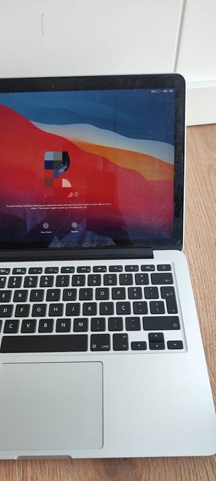 Mac Book - Apple