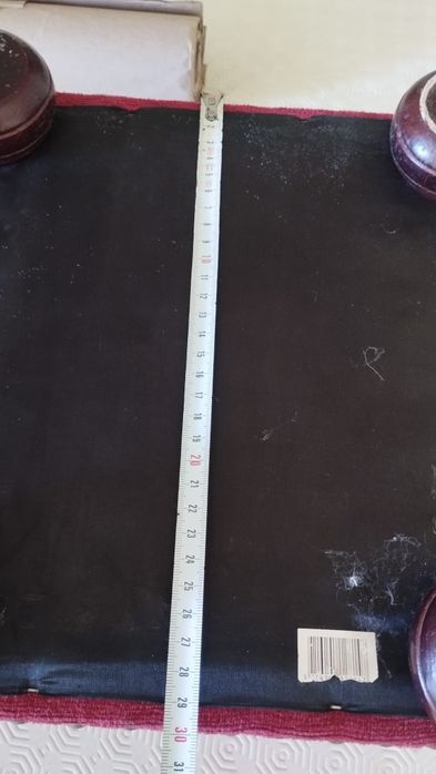 Banqueta pousa pés clássica, em madeira e tecido, muito antiga, em bom