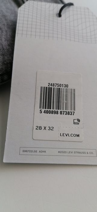 Джинси. Levi's. Нові. 44розмір