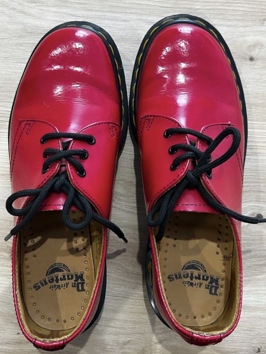 Червоні берци DR. MARTENS