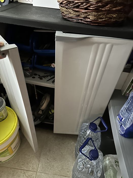 Armário pequeno com porta + Armário estantes