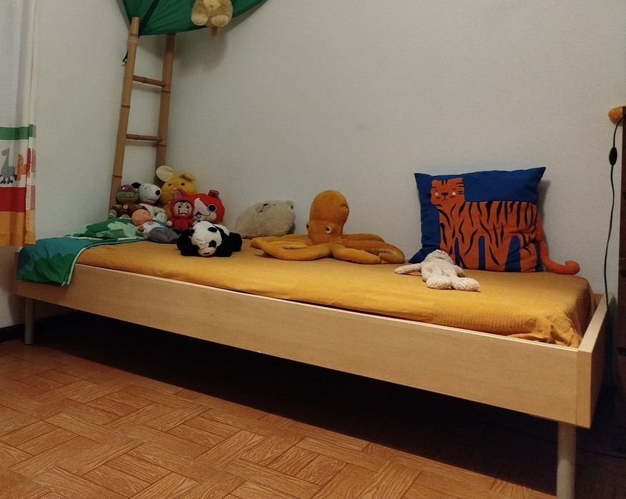 Cama de solteiro + estrado+ colchão