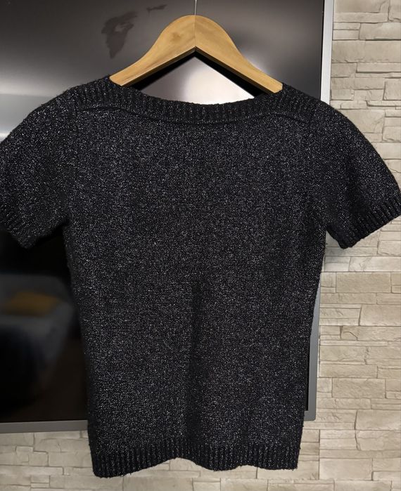 Czarny sweterek z srebrną nitką