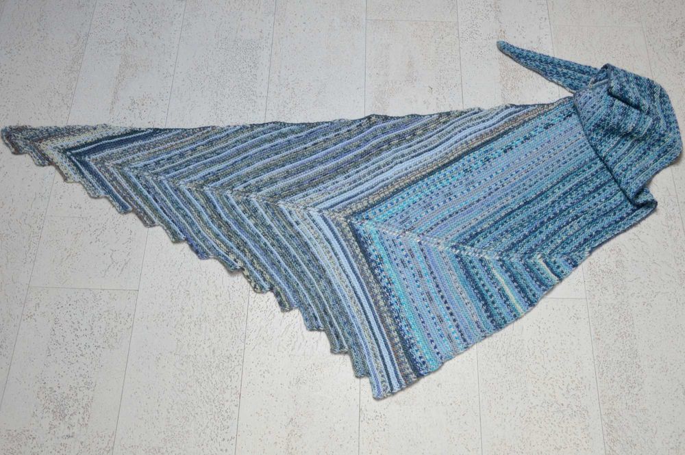 Chusta ręcznie dziana na drutach