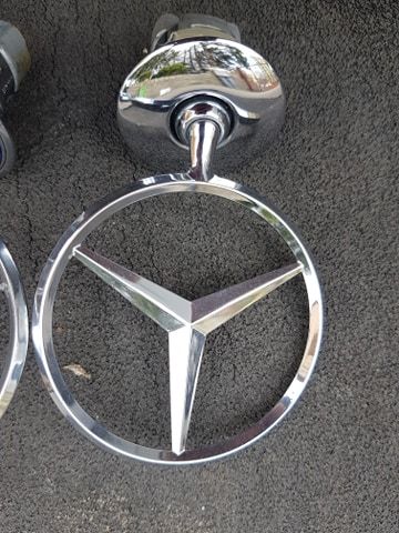 znaczek mercedes 211 oryginał znaczek w210 w124 celownik