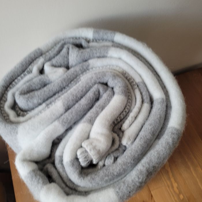 Duży koc narzuta w kratę jasnoszara  230x250 Ikea nowa