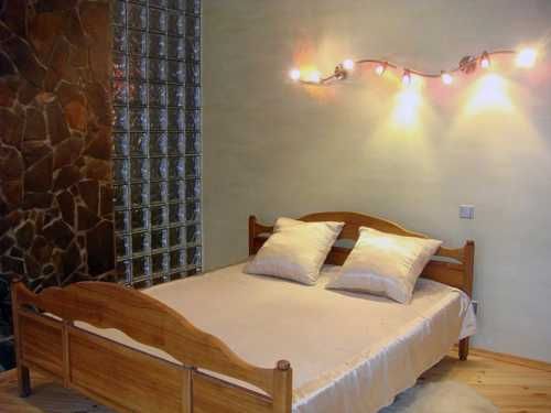 Котедж 350 кв.м подобова оренда  з басейном до 30 осіб