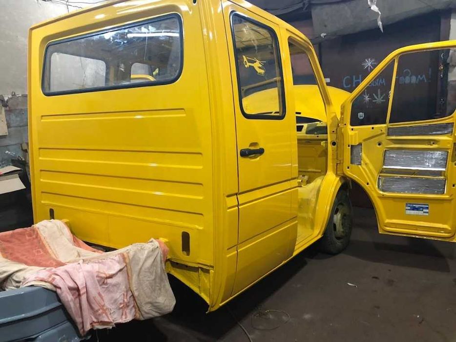 Эвакуатор частичной погрузки 4*4 Mercedes Sprinter 412