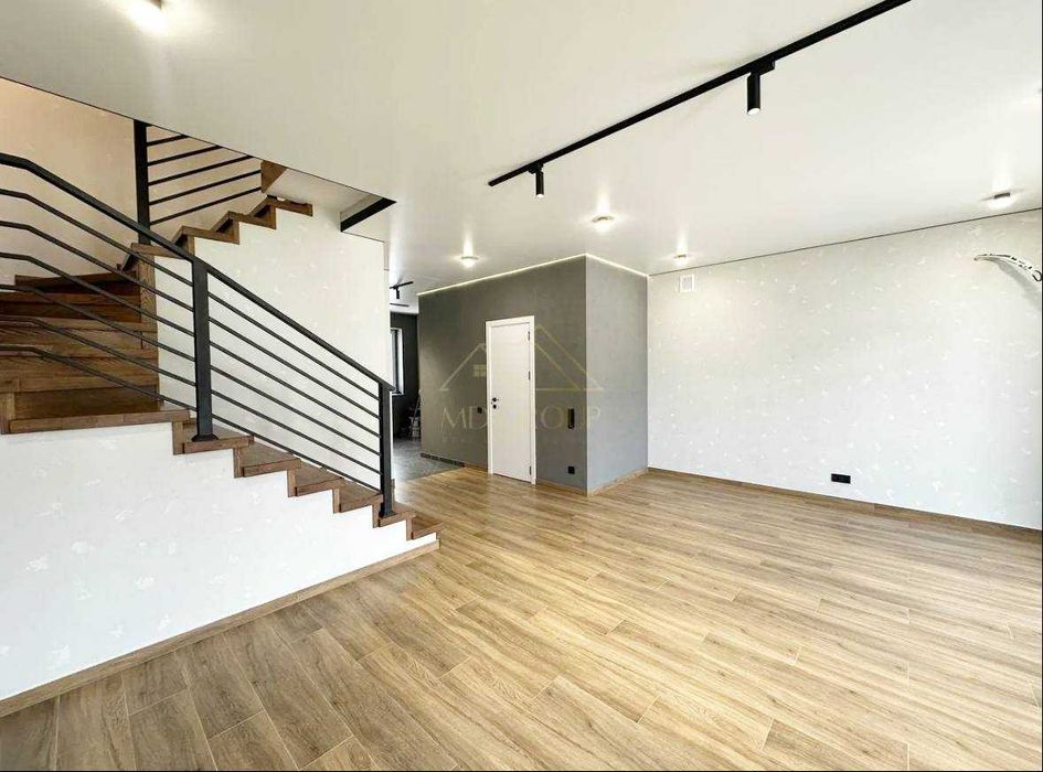 Продаж Будинок/Таунхаус 120 м2 з Сучасним ремонтом і власним подвір'ям