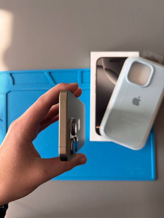 iPhone 16 pro ,256 gb