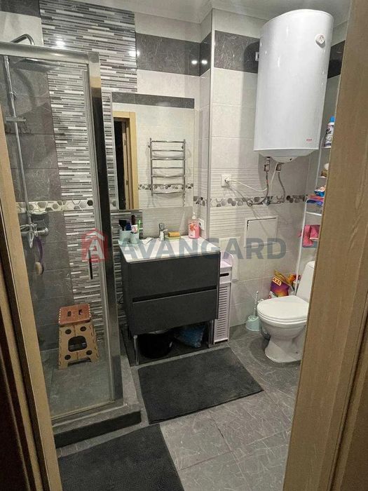 Продається 2-кімнатна повнометражна квартира, вул. Гостинна