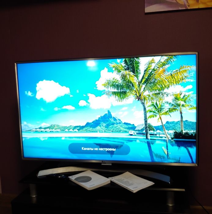 Продам телевизор LG 49UJ701V