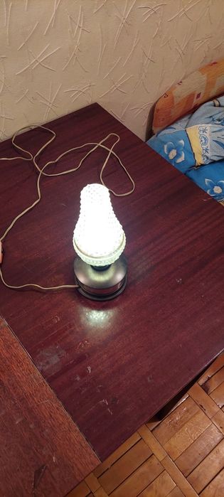 Светильник красивый