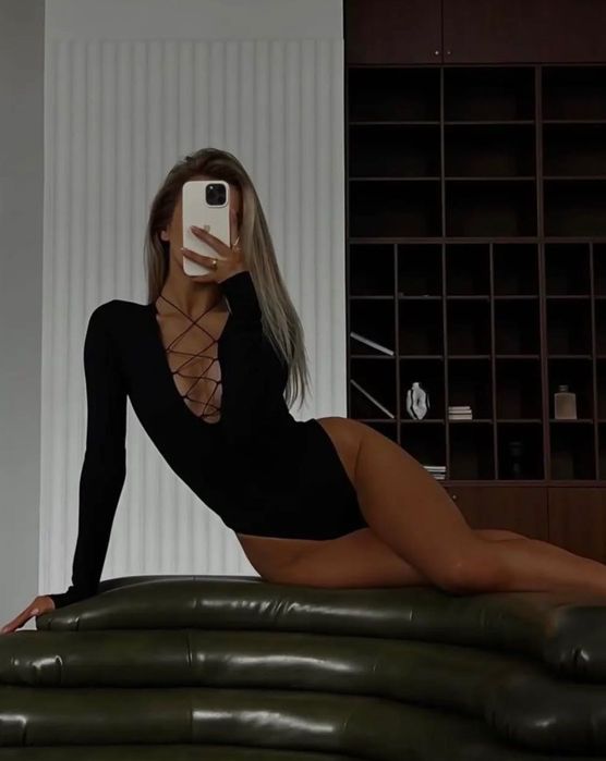 Боді жіноче із шнурівкою