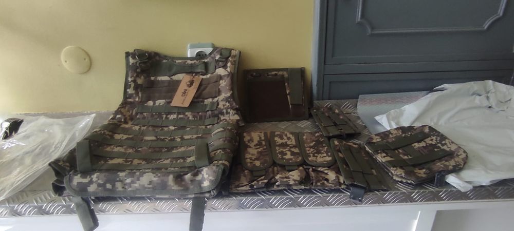 Colete tático com carregadores