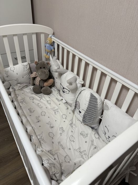 Дитяча кроватка