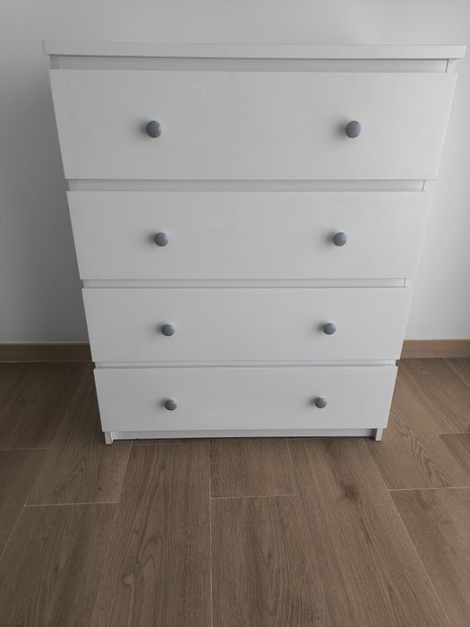Cómoda Ikea usada