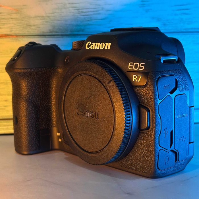Canon EOS R7 – Como Nova + Seguro FNAC até 2027