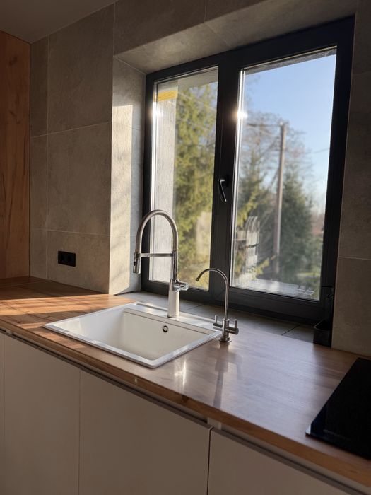 Будинок з ремонтом і меблями