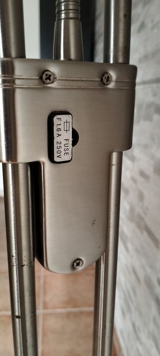 Candeeiro de pé com regulador intensidade