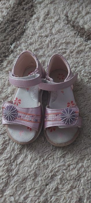 Туфли и сандали для девочки
