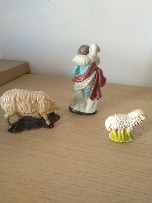 Figuras de presépio - Pastor e ovelhas