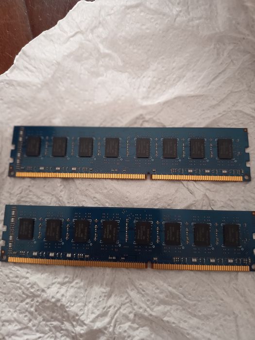 Vendo 2 memorias rams de 4 gb cada uma total 8 gb com frequência de 16