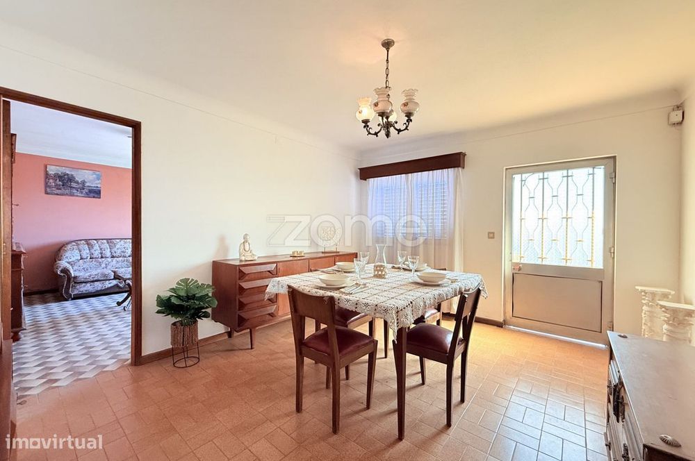 Moradia Térrea com 766 m² de Terreno e Poço