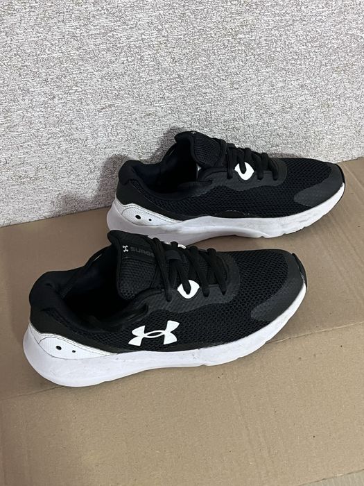 Кросівки Under Armour Surge — оригінал, Б/У