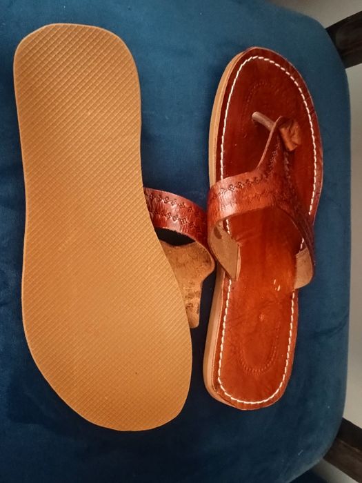 Klapki  skórzane duże  30 cm