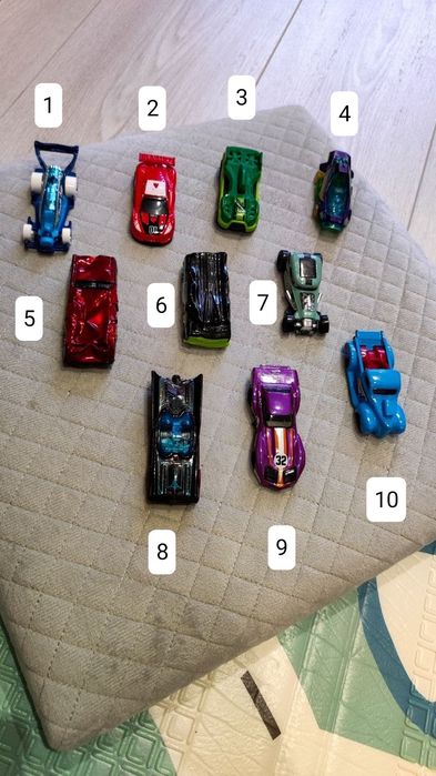 Продам машинки HotWheels