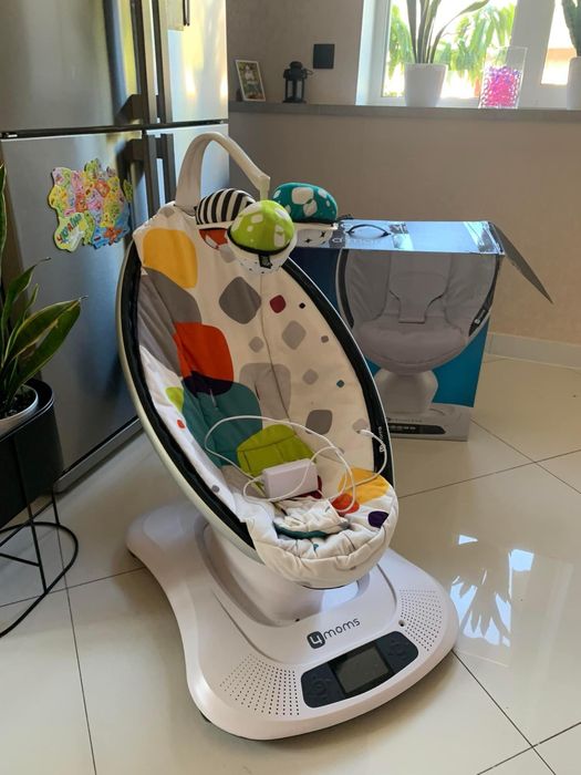 Продам шезлонг-качалку 4moms mamaRoo