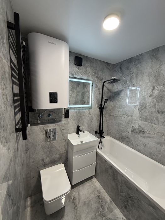 Перша Здача! 2 кімнатна з роздільними кімнатами вул. Небесної Сотні