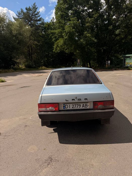 Автомобіль ваз 21099