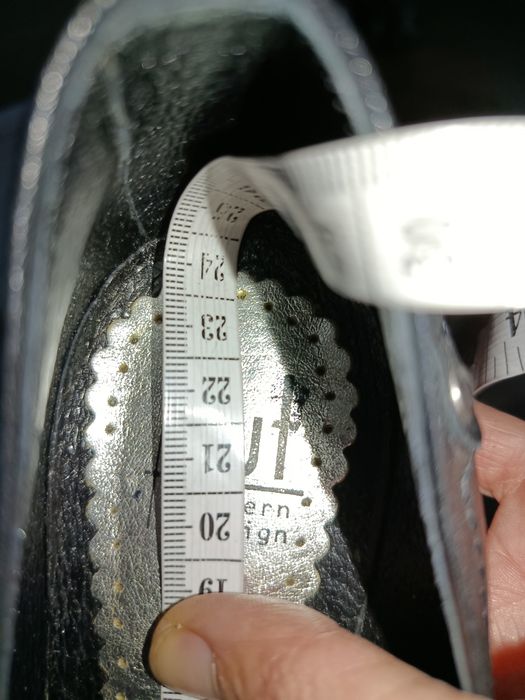 Buty damskie skórzane na obcasie But modern design 37