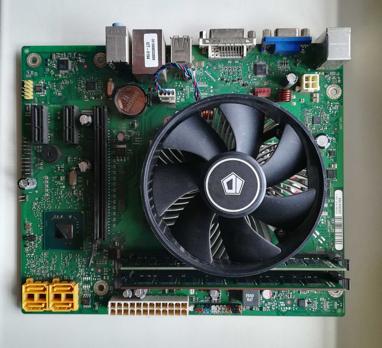 Материнка 1155 сокет Fujitsu d2990-a21, Intel Core i5-2400, 16GB ddr3