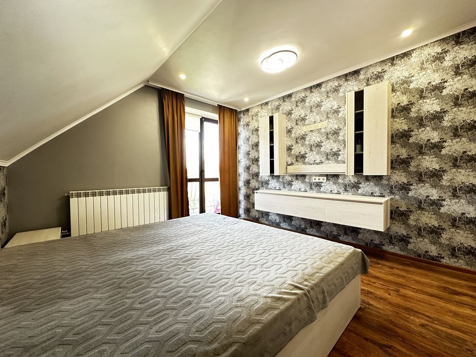 Шикарний будинок в мальовничій локації Бородянки