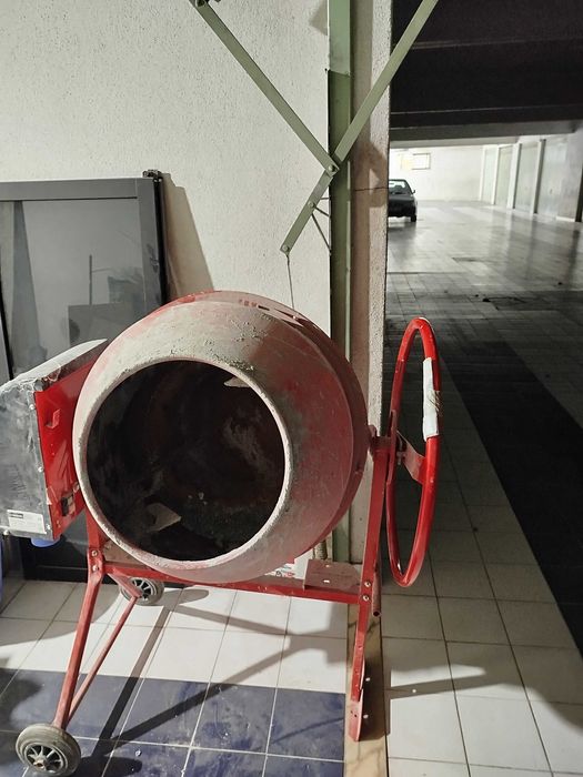 Betoneira Elétrica 130LT Beteck