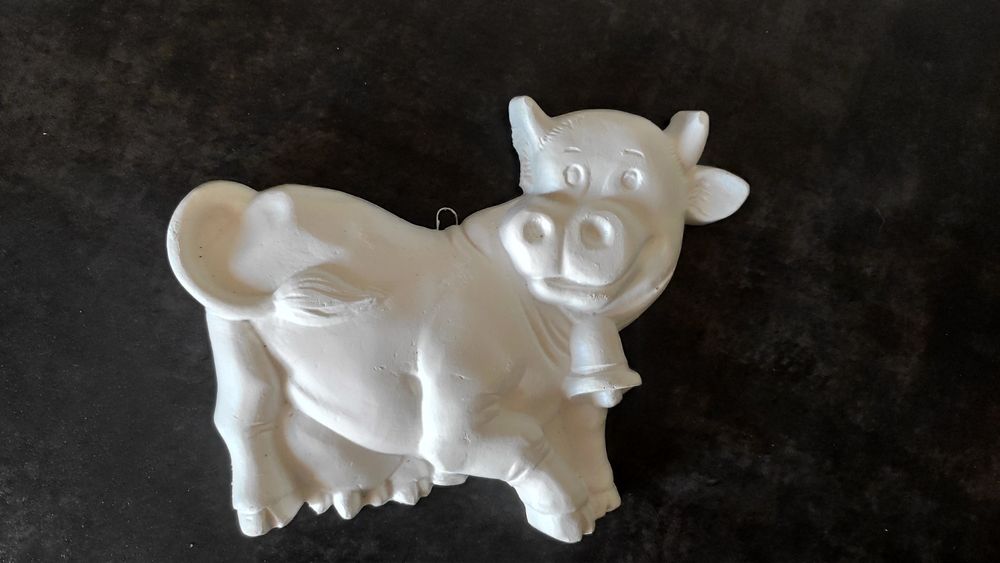 Figurka do samodzielnego pomalowania.