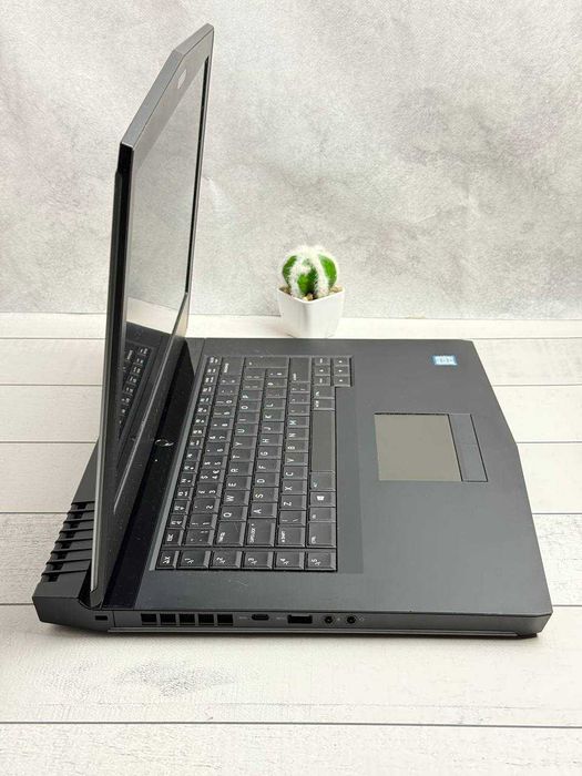 Alienware 15 R3  i7-6700HQ 16ram ddr4 GTX 1060 6gb Full HD