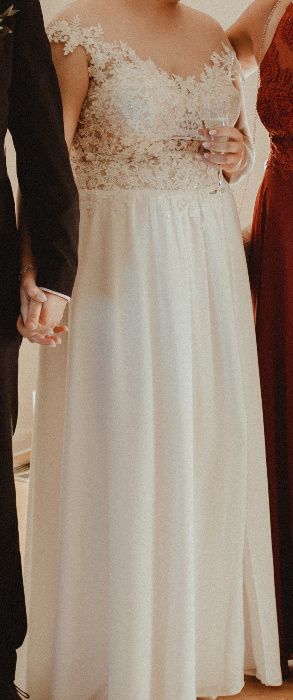 Suknia ślubna regulowana