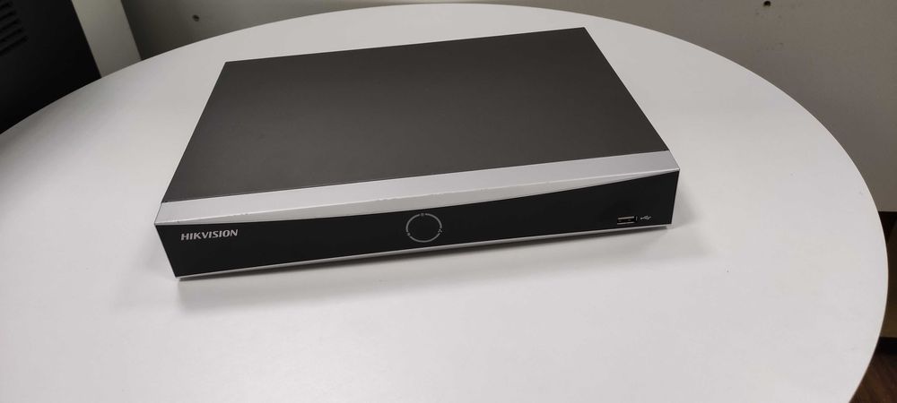 Rejestrator IP Hikvision DS-7604NXI-K1/4P na 4 kamer IP